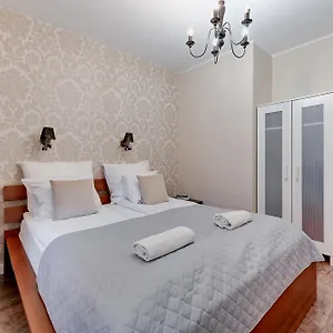 Luciano Old Town - Center & Parking Apartament